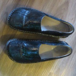 ALEGRIA shoe/DEB 468 SLIP ON/IRIDESCENT SNAKESKIN BLUE/LEATHER/SZ 40/gently worn